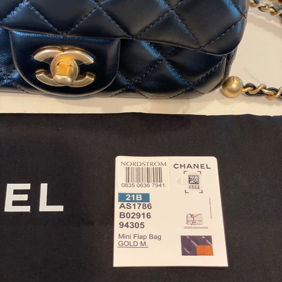 Chanel Pearl Crush Mini - Picture 13 of 15